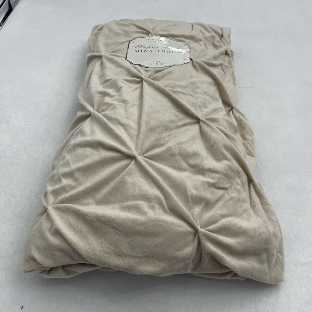 CAMILLA COLLECTION SUPER SOFT MINK THROW SIZE 50X60